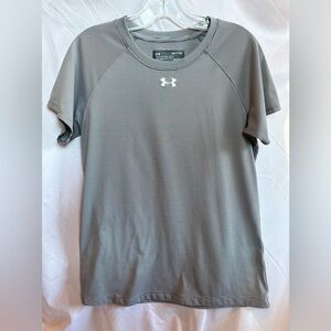 Under Armour Women's Small Grey Loose Heat Gear Loose fit